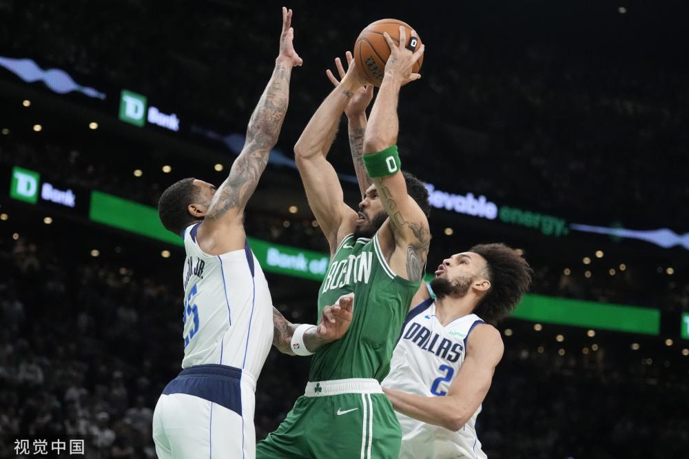 疑成了足球 疑成了足球